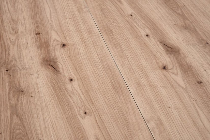 Rozkládací jídelní stůl RUBEN 102(142)x102 dub artisan/černý